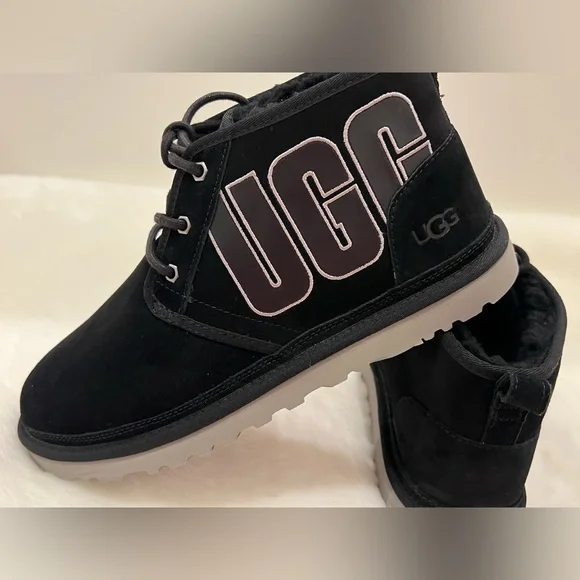 UGG | Shoes | New Ugg Mens Neumel Graphic Outline Chukka  display picture 3